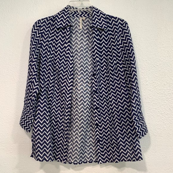 Grand & Greene Button Front V-Neck Blouse EUC Sz S - Picture 3 of 8